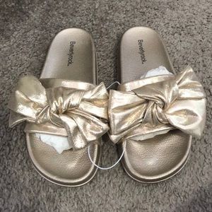 Metallic Gold Bow Slide